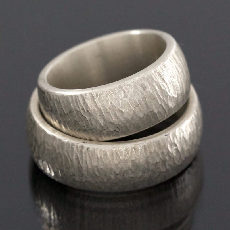 Ringpaar Silber Struktur Hammerschlag Finnenschlag